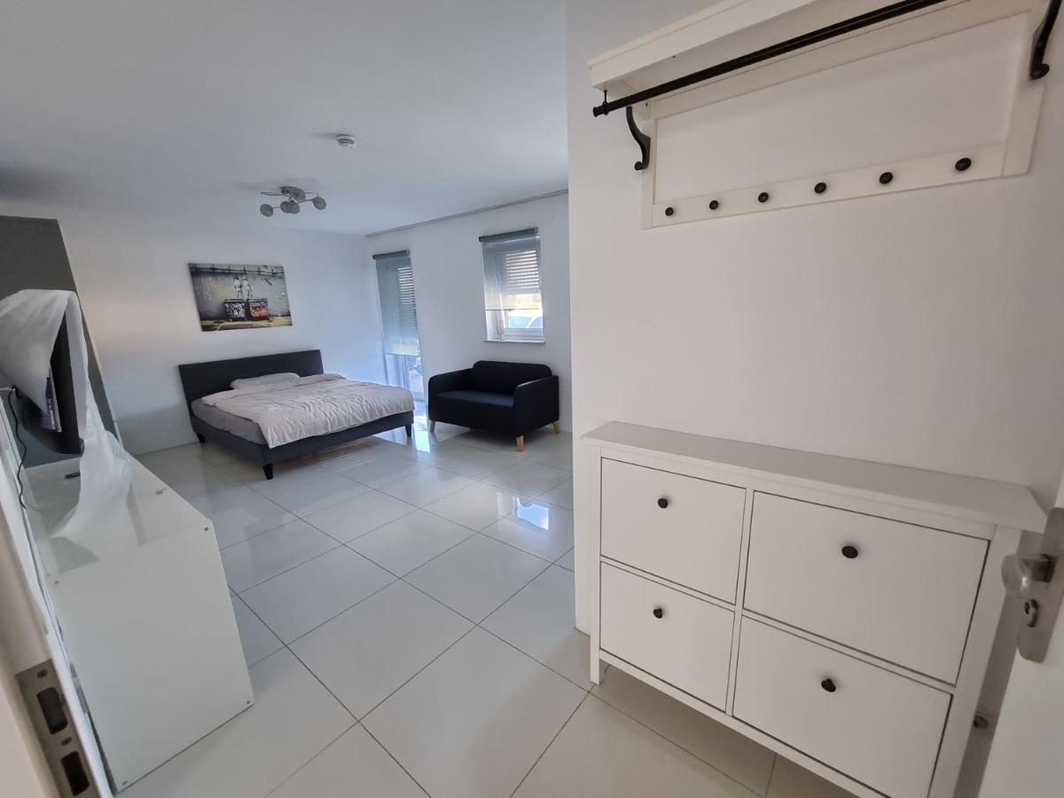 Landau, Schoene Helle Gemuetliche Wohnung ลันเดาอินแดร์ฟัลซ์ ภายนอก รูปภาพ
